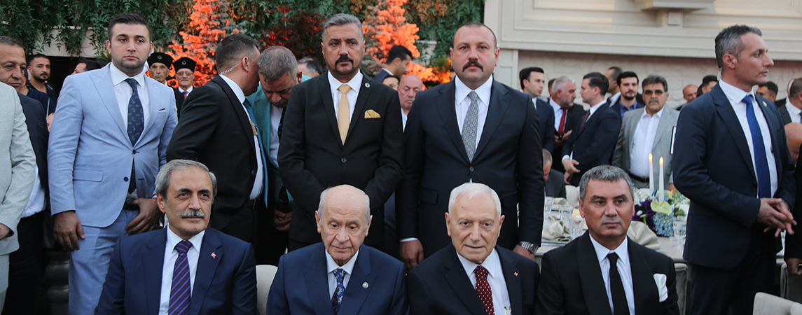 MHP Lideri Devlet Bahçeli, Gölbaşı Belediye Başkanı'nın kızının düğününde nikah şahidi oldu