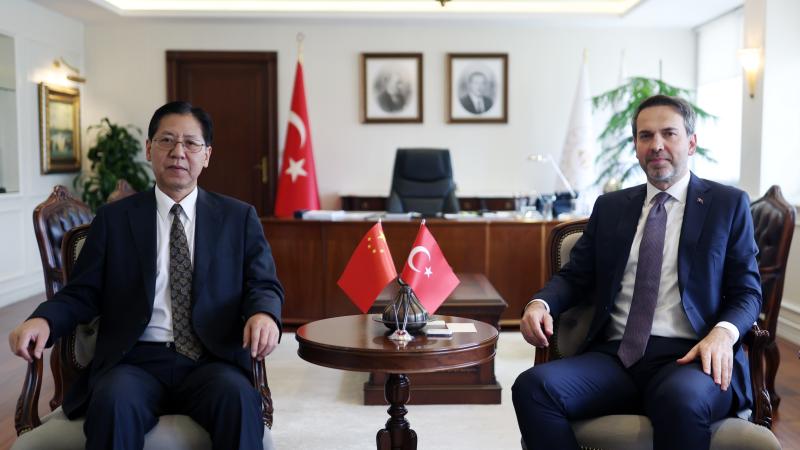 Bakan Bayraktar, Güney Kore ve Çin'in Ankara büyükelçileriyle görüştü