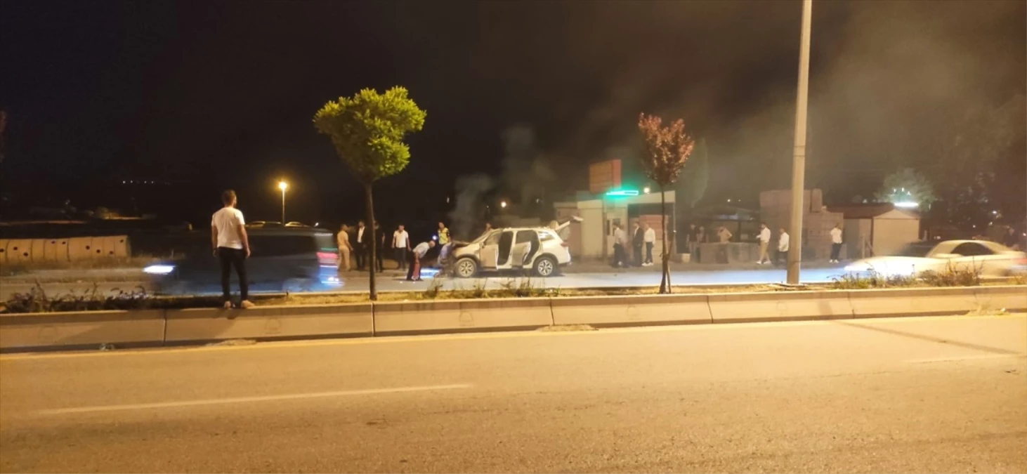 Ankara'nın Çubuk ilçesinde otomobil çarpışması: 2 yaralı